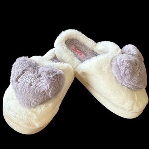 NWOT Barbie White and Purple Plush Faux Fur Heart Slip On Slippers Large 8-9